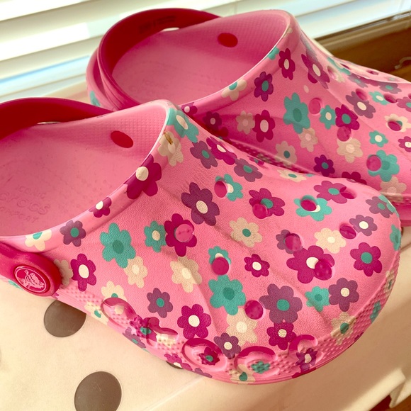 girls crocs size 2